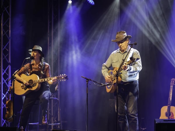 Country traditionnelle et folk avec le duo Hoboes