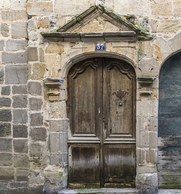 Visite guidée "En poussant les portes de Figeac"