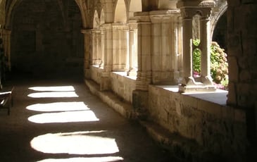 Visite libre du cloître et sa mise au tombeau, Carennac