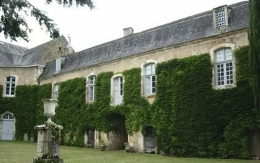 Visite commentée : Couzou, son château et son église