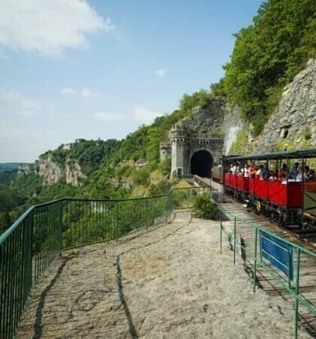 Explorez l'histoire du chemin de fer et embarquez pour une balade nostalgique en train