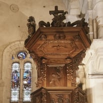 Venez découvrir l'église Saint-Siméon-le-Stylite et sa chaire à prêcher