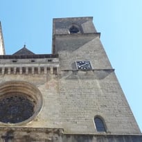 Découvrez l'église Saint-Pierre de Gourdon et ses décors restaurés des XVIIe et XIXe siècles