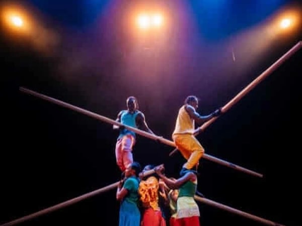 Spectacle de cirque : Yongoyély