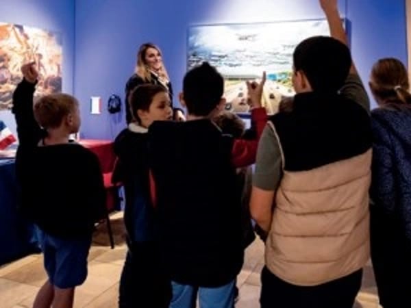 Résurgence X : Visites ludiques de l'exposition collective d’art contemporain - fabrique ton carnet